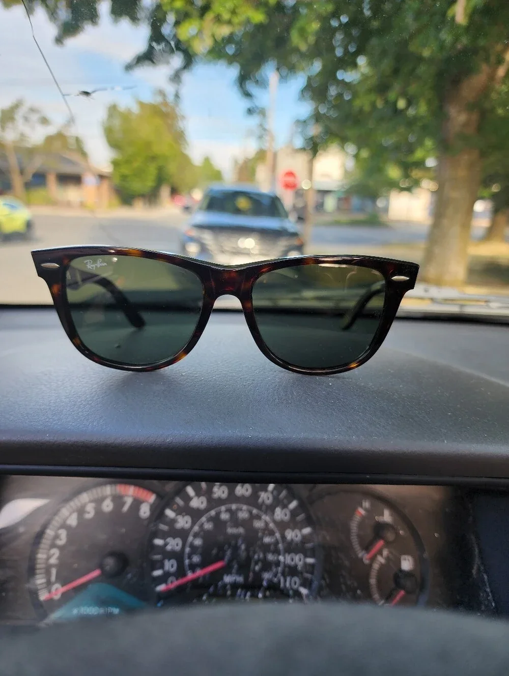Ray-ban Wayfarer Reverse Sungladses- Excellent Conditon